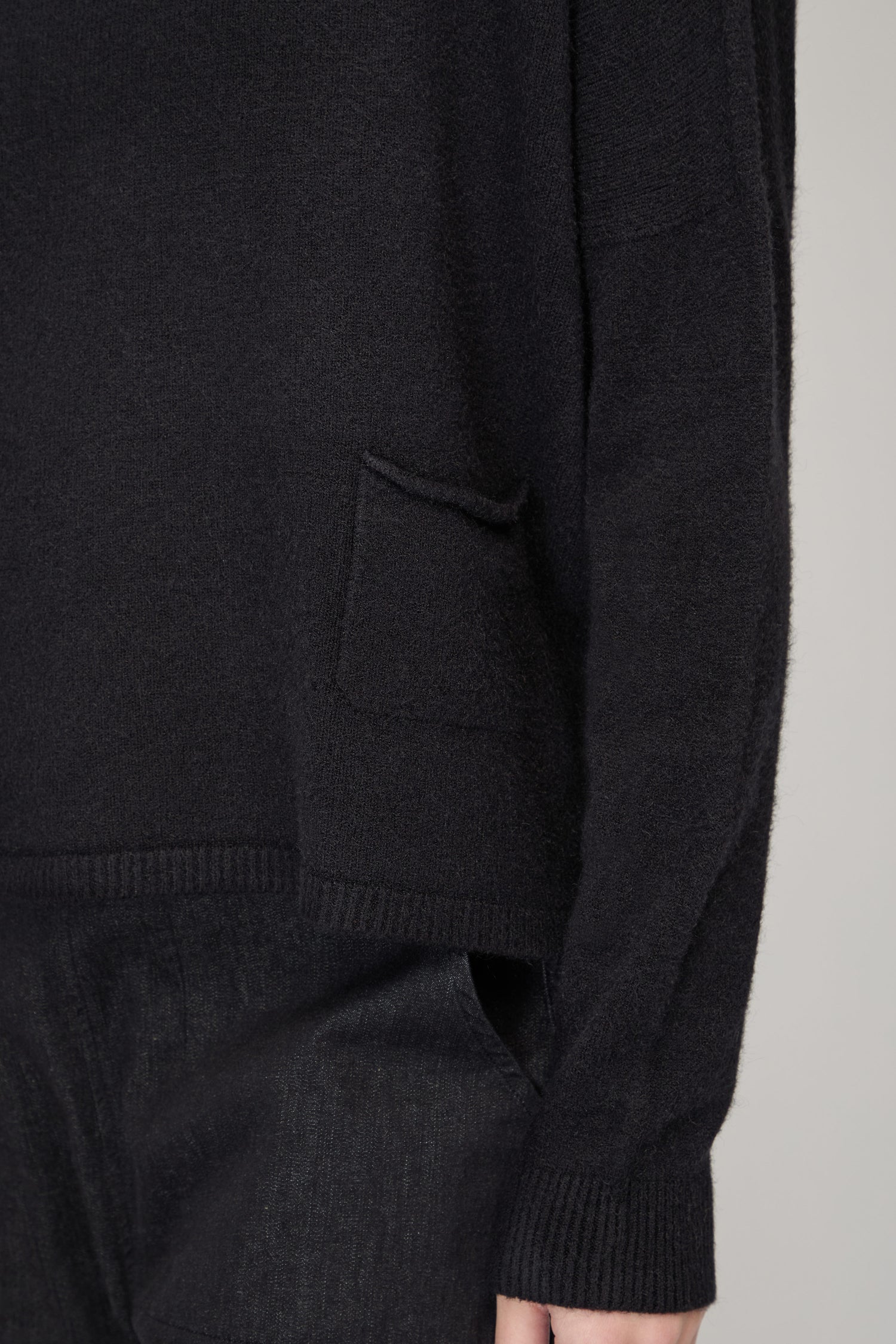 Two Pocket Black Knit