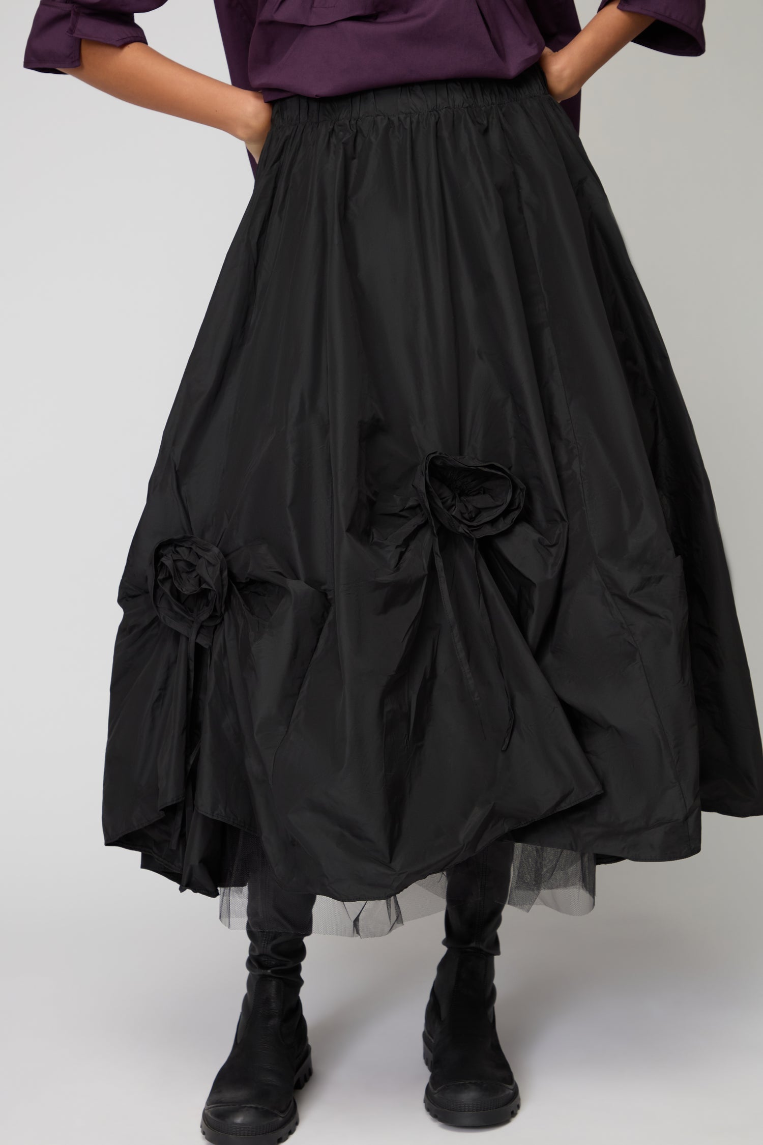 Black Flower Detail Taffetta Skirt