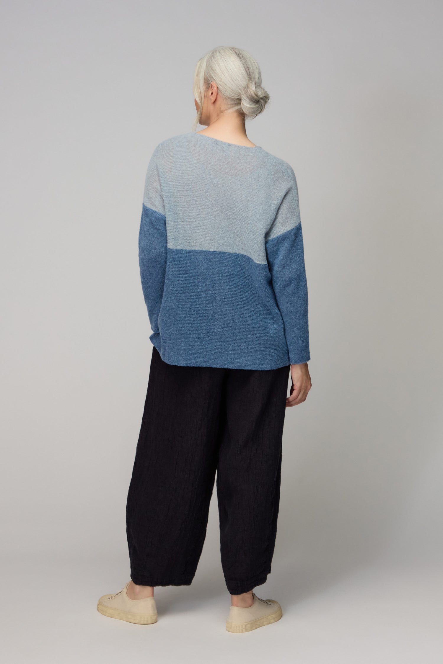 Two Tone Scoop Pale Blue Neck Knit