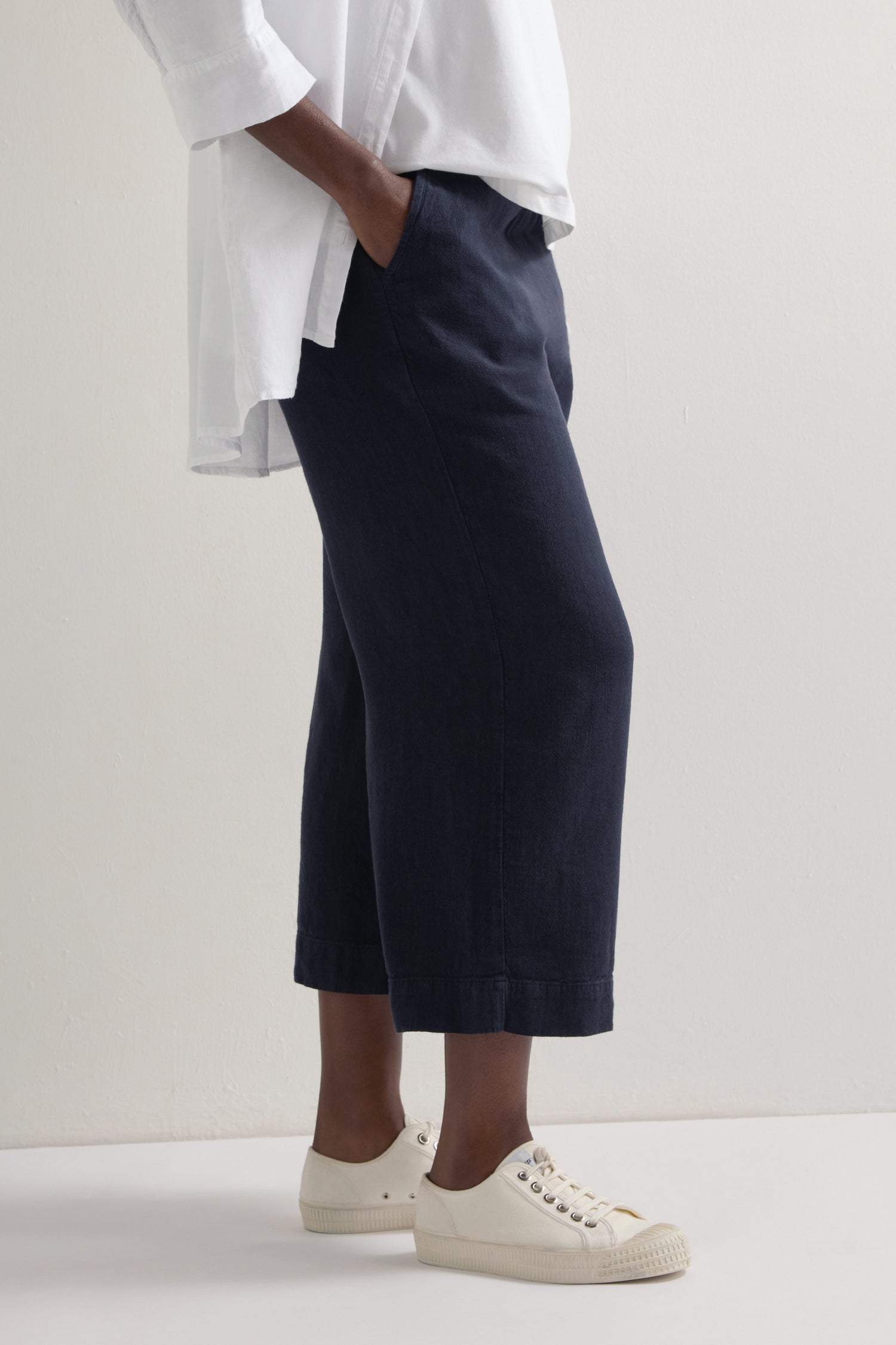 Twisted Linen Wide Trousers