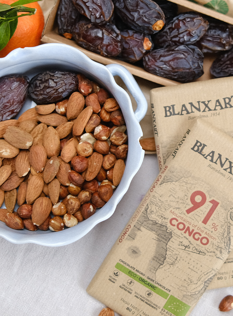 blanxart nuts and dates