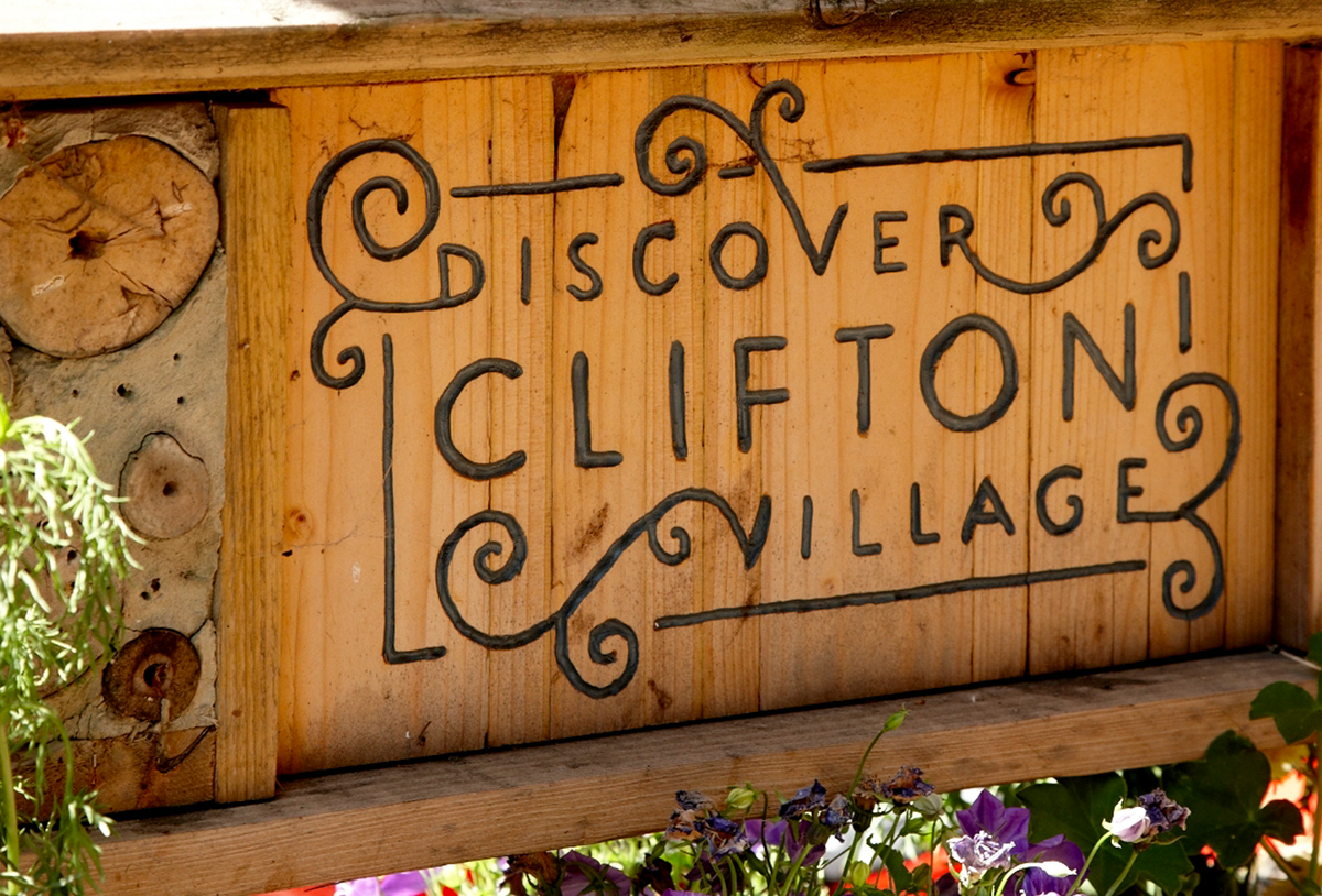discover clifton village sign