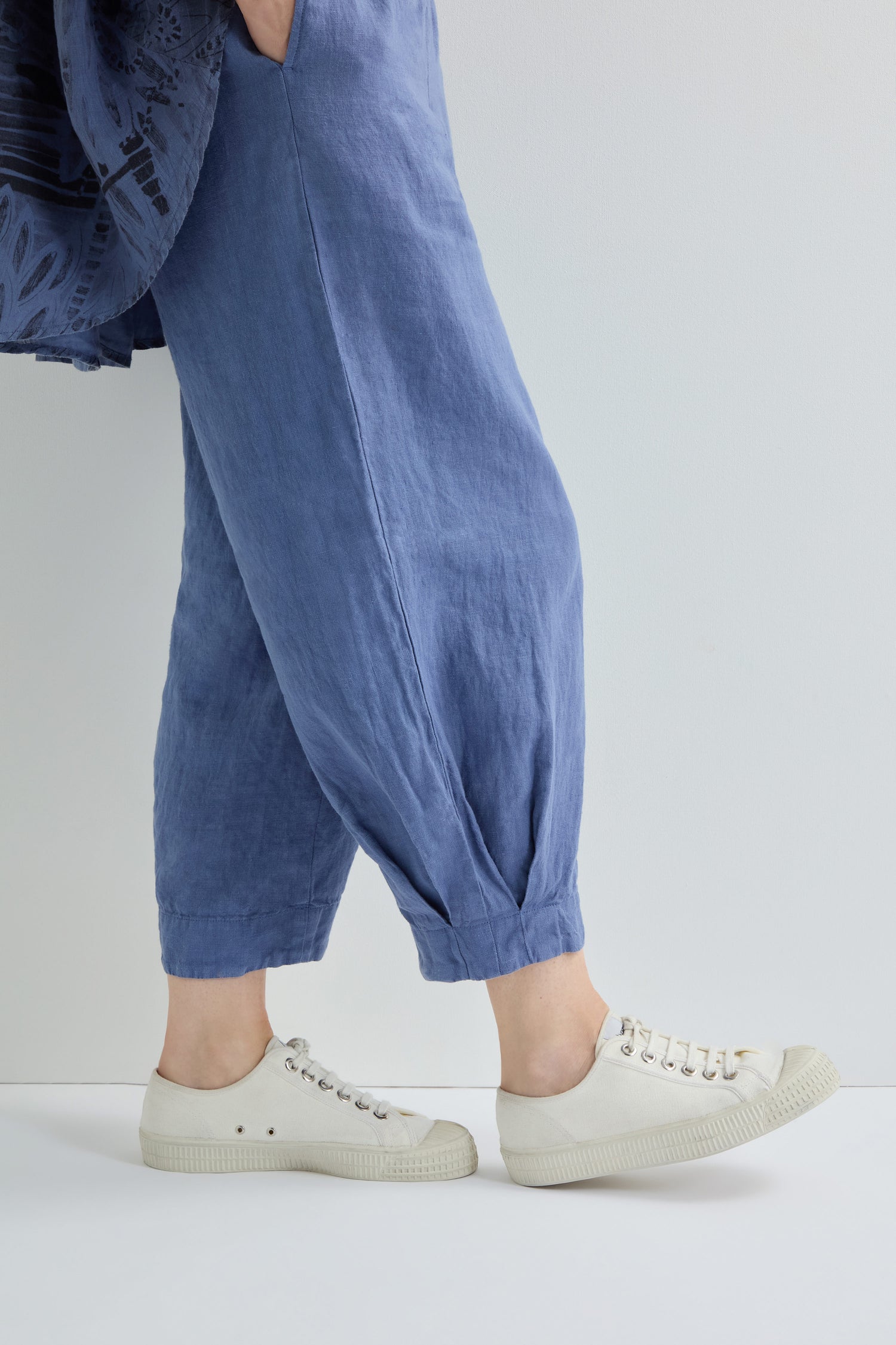 Cropped Cuff Linen Trouser