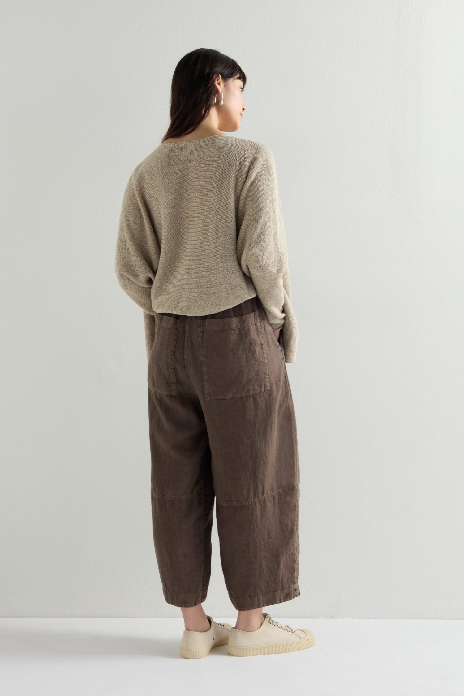 Curved Seamed Linen Trouser