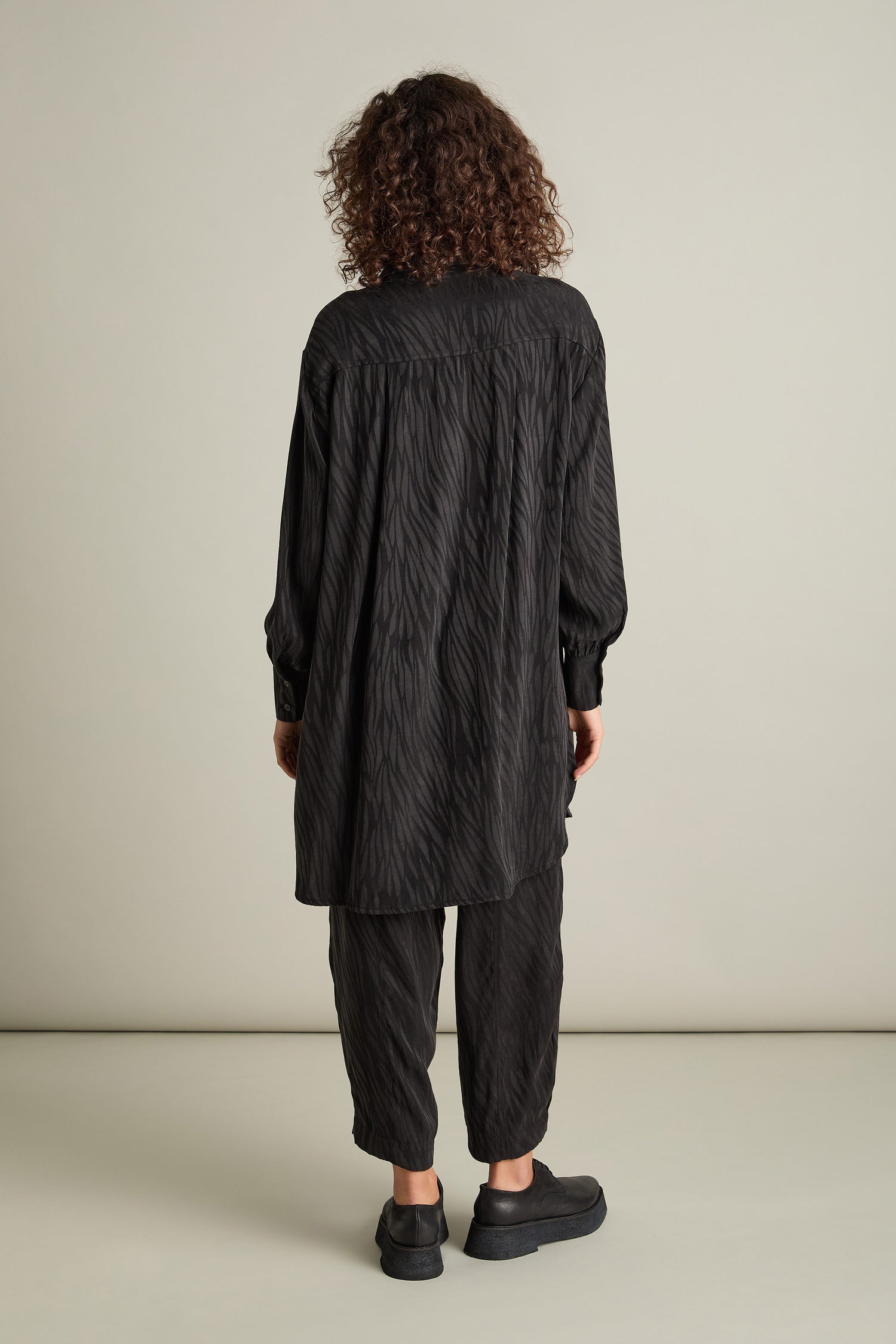 Abstract Lines Jacquard Long Shirt