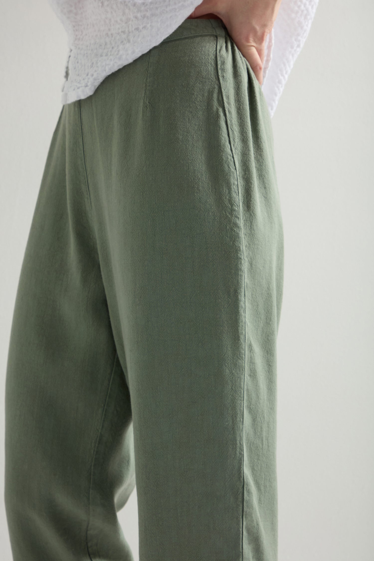 Twisted Linen Slim Trouser