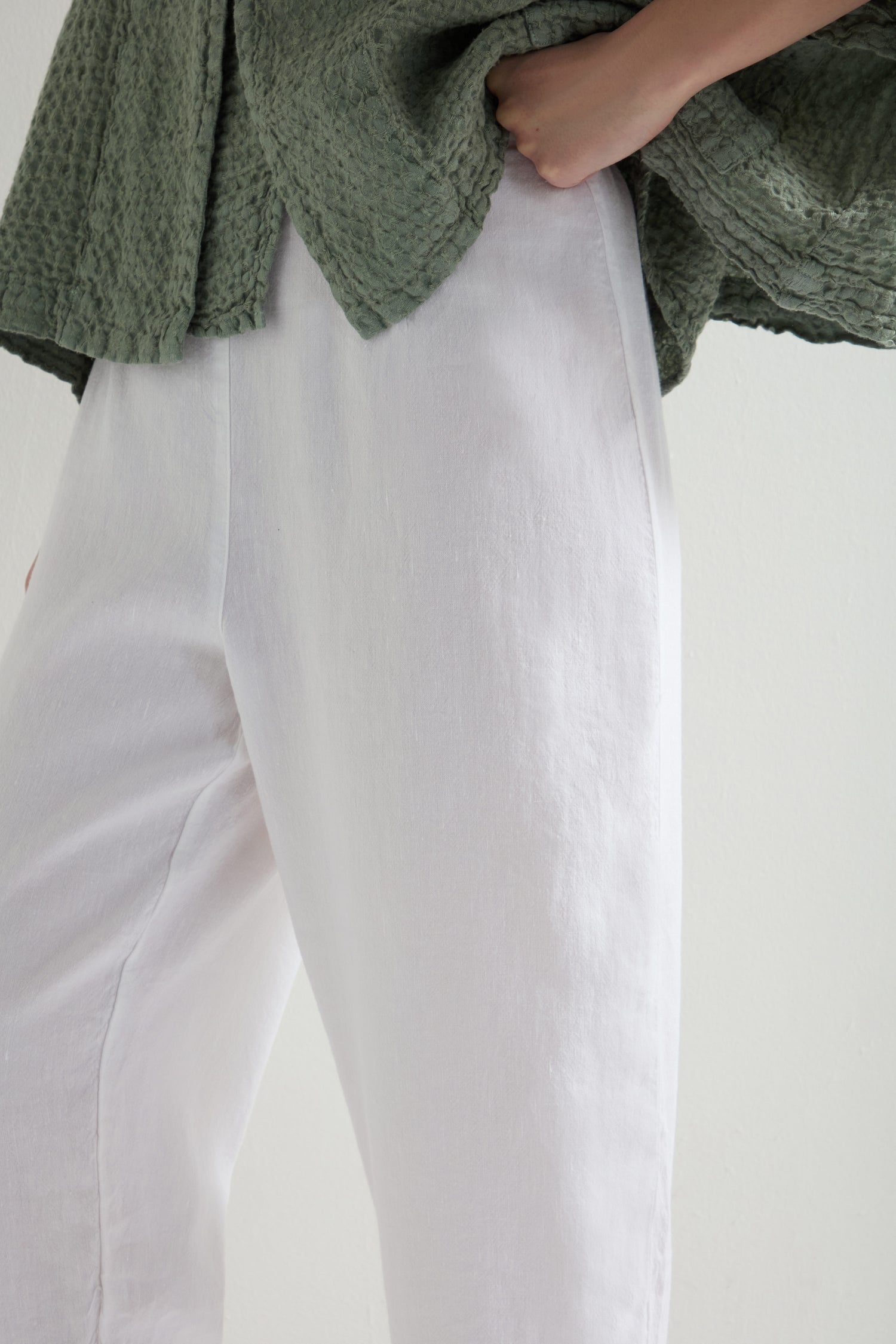 Twisted Linen Crop Bubble Trouser