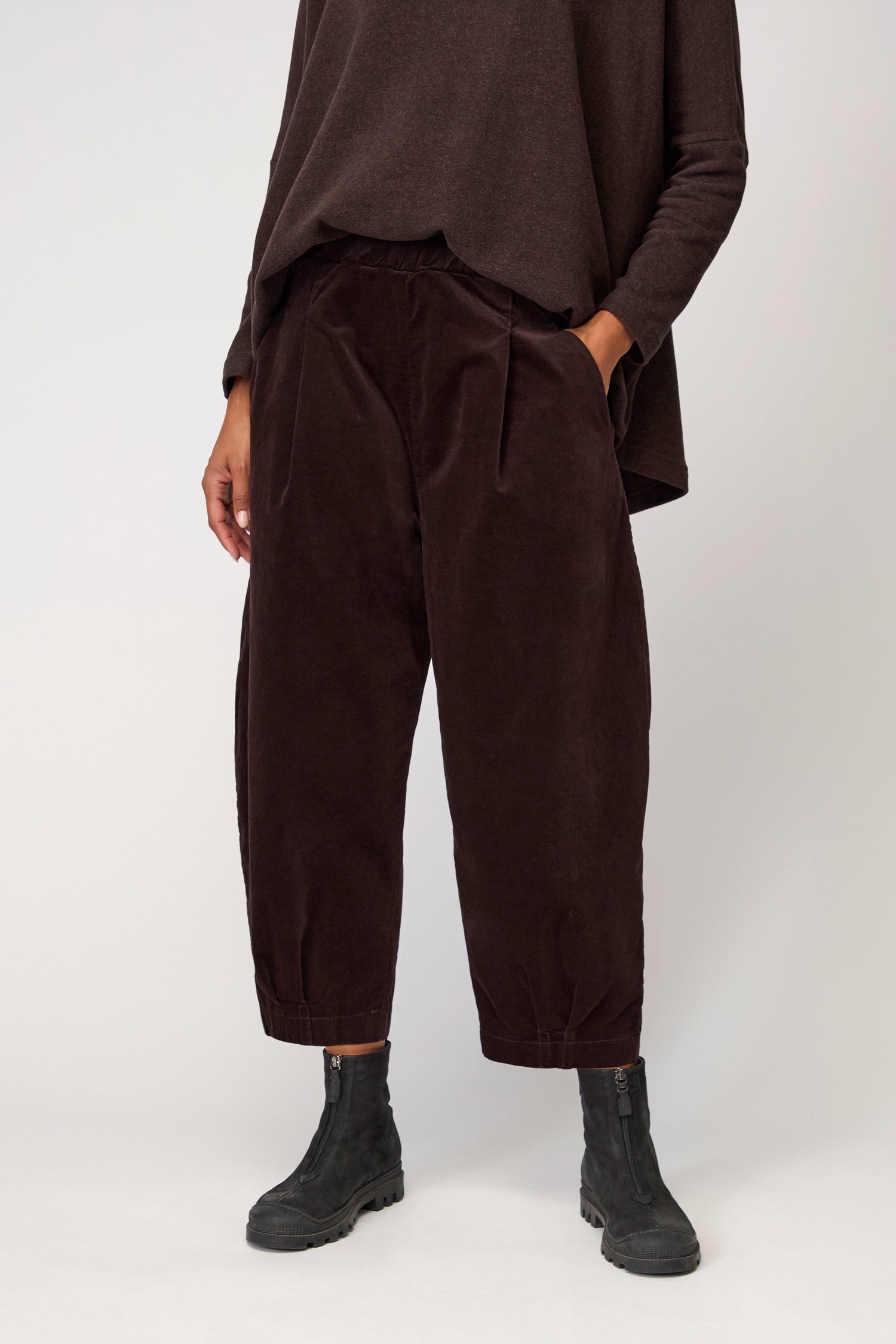 Fine Cord Stretch Trouser