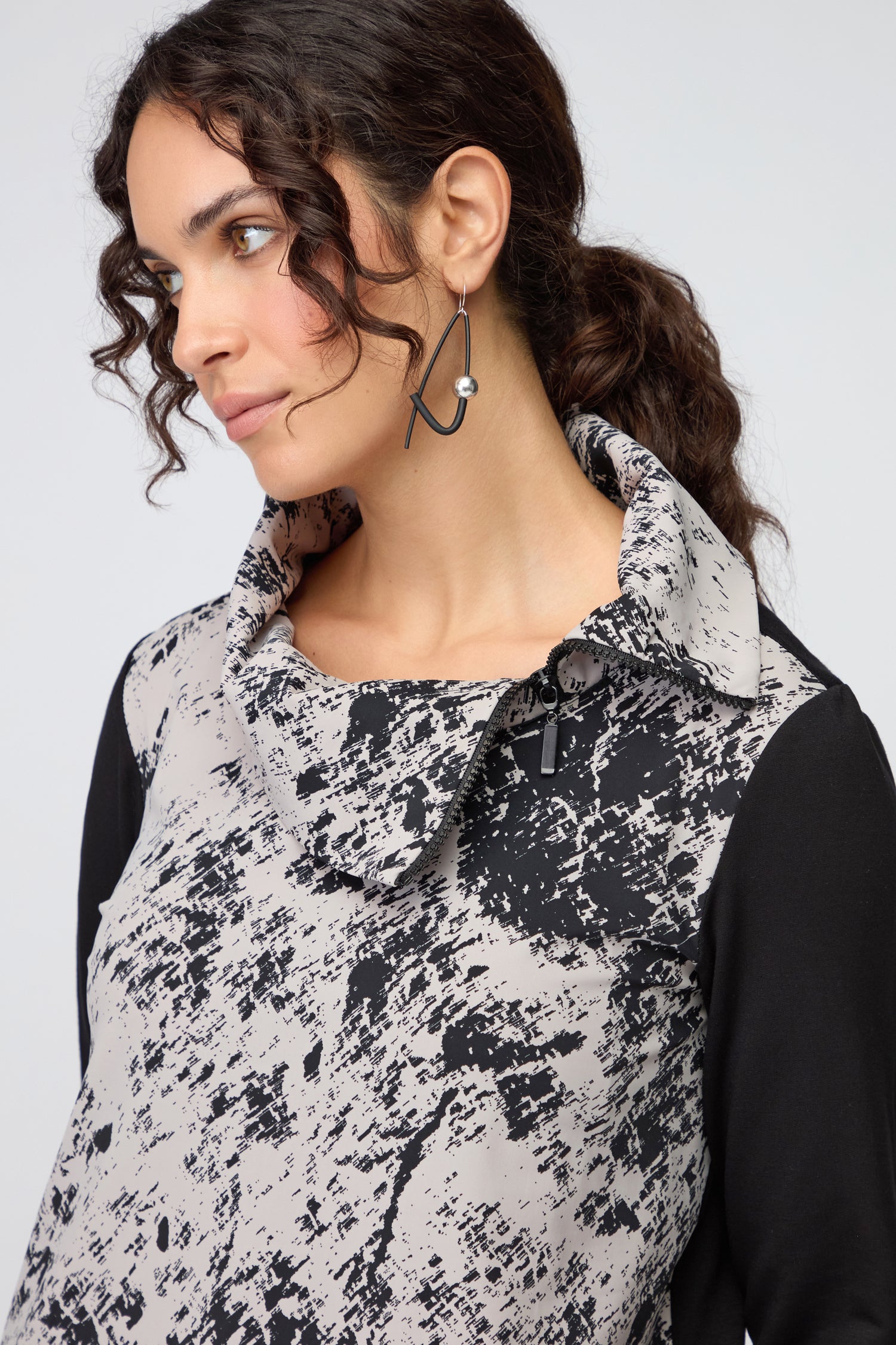 Print Front Zip Collar Pocket Top