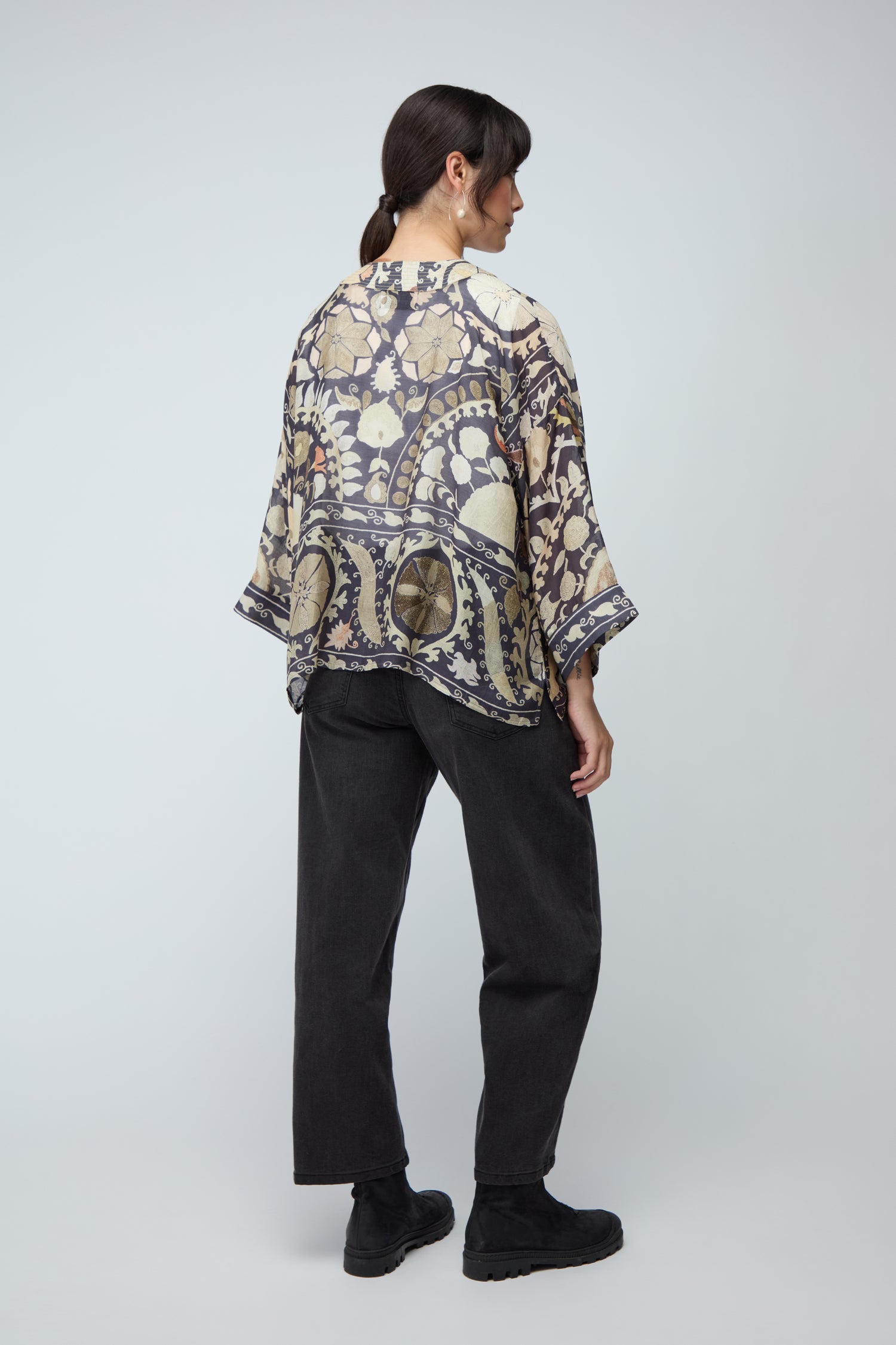 Charcoal Suzani Print Kimono