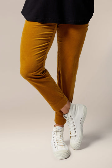 Grizas Trousers for Women, Online Sale up to 62% off